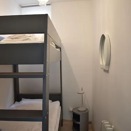 Apartment 2 Bedroom Flat On Quai De Valmy *