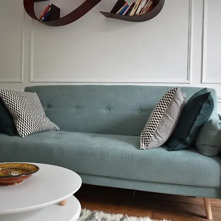 2 Bedroom Flat On Quai De Valmy
